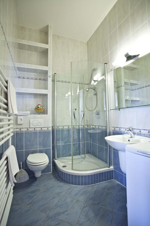 Studio Apartmani Bijeli Delfin Biograd Na Moru Ruang foto